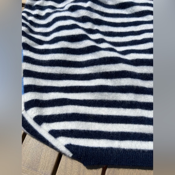 Saks Transitional 100% Cashmere Sweater Navy and Baby Blue Nautical Stripe Large - Picture 7 of 8
